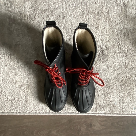 Dirty Laundry Rain Boots - Picture 2 of 7